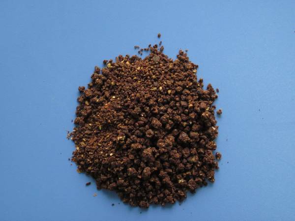 本作品采用固态发酵法研究出了一条生产油茶粕饲料的关键技术,并研